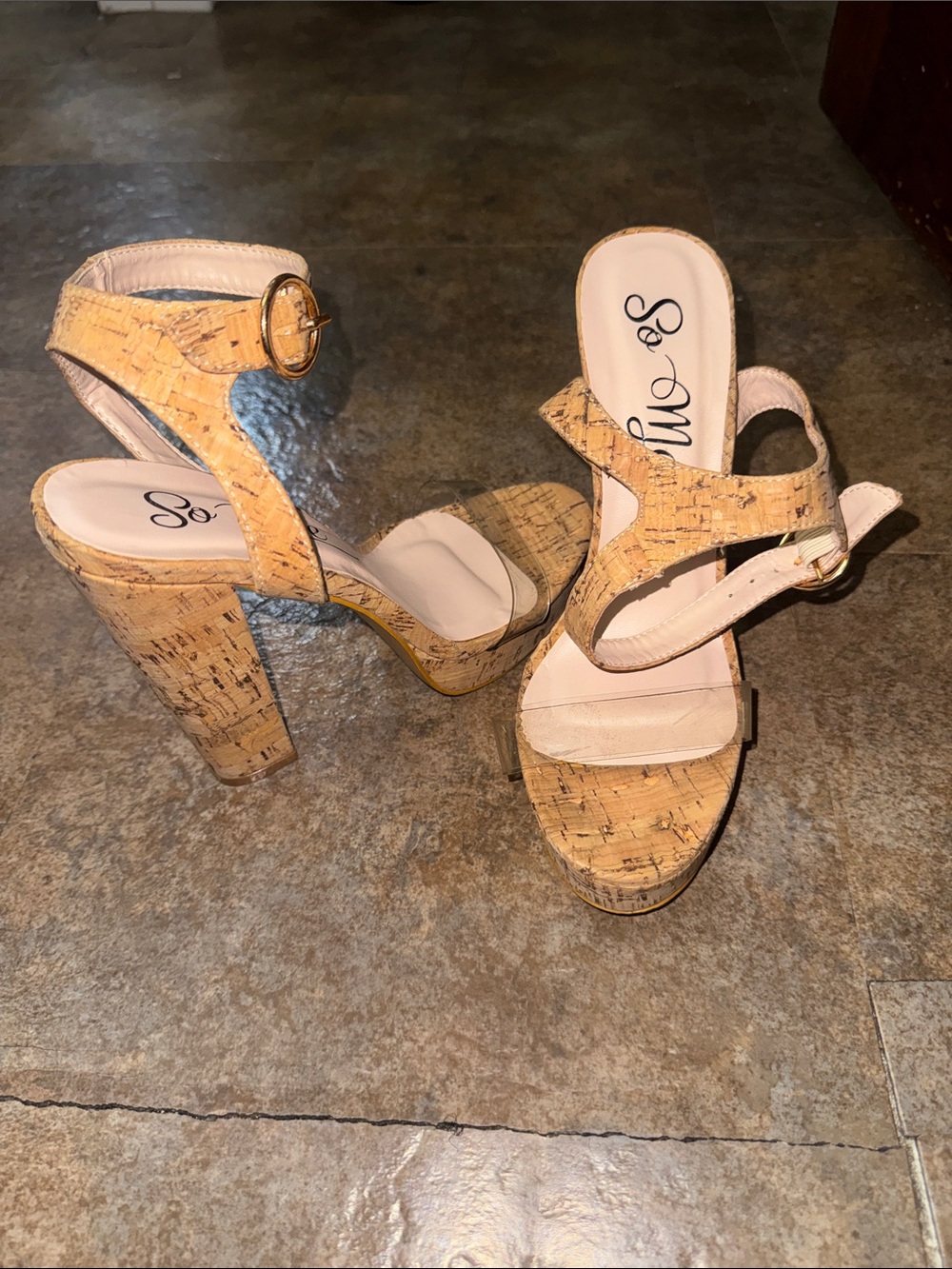 Wore a couple times. Size 8.5 good condition